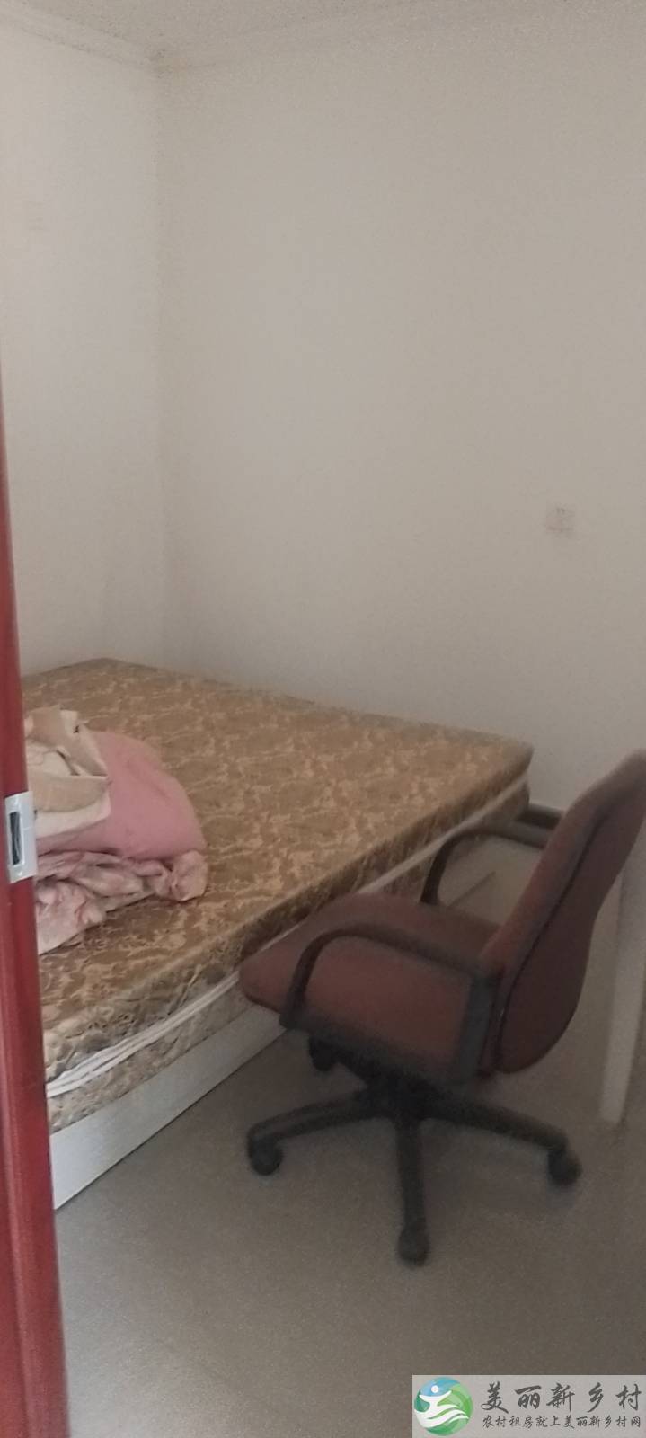桥梓镇。东茶坞村。房屋出租。
