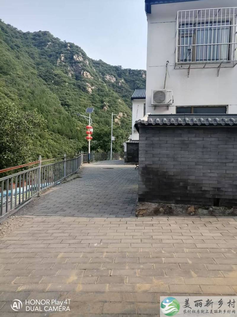 上下两层楼独门独院