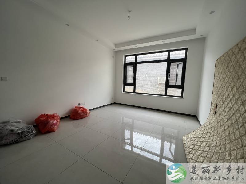 李桥二层别墅，民水民电，有俩车位
