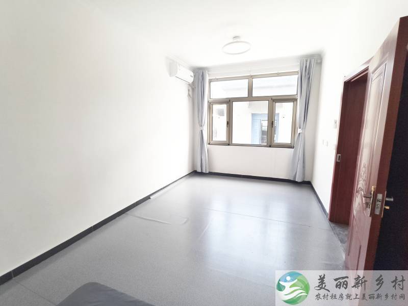 顺义北石槽~两室一厅一厨一卫，邻村边。