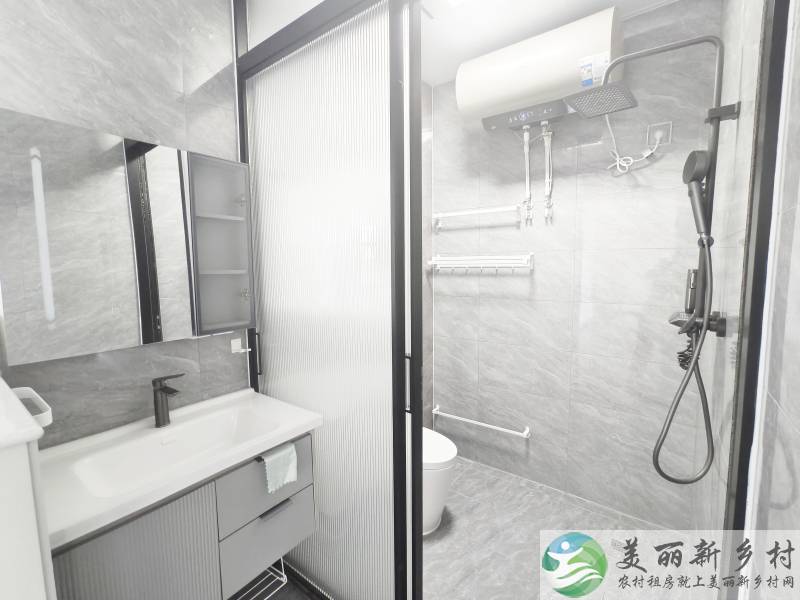 顺义北小营~4室两厅，交通方便好停车。
