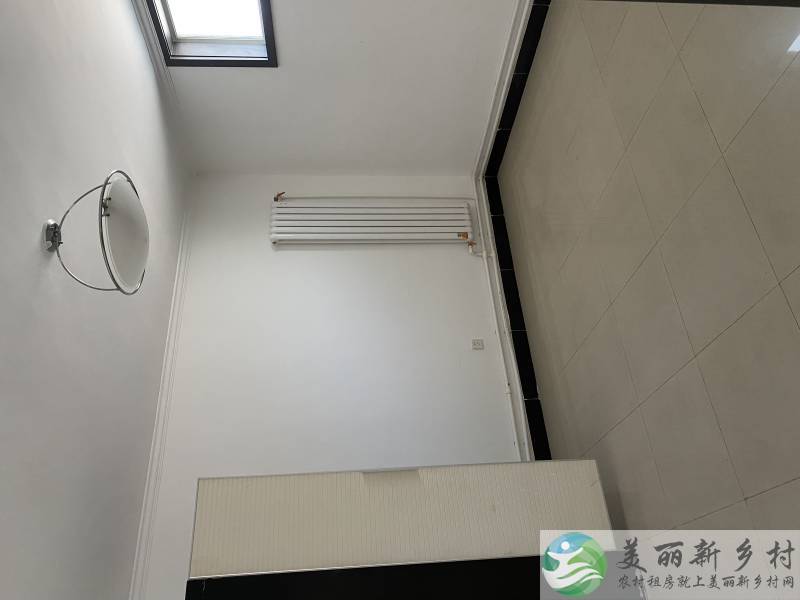 独院出租位于潮白河畔二层小楼带屋顶花园和车库，适合办公、会所、居住休闲