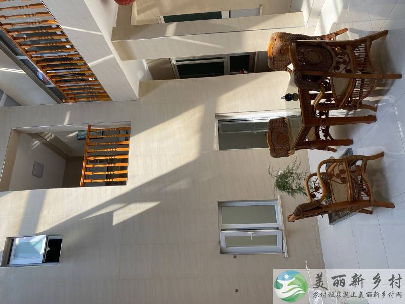 独院出租位于潮白河畔二层小楼带屋顶花园和车库，适合办公、会所、居住休闲