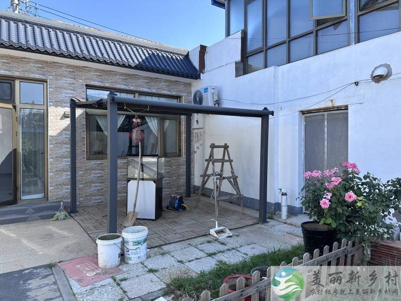 交通方便，独门独院，宜居小院。