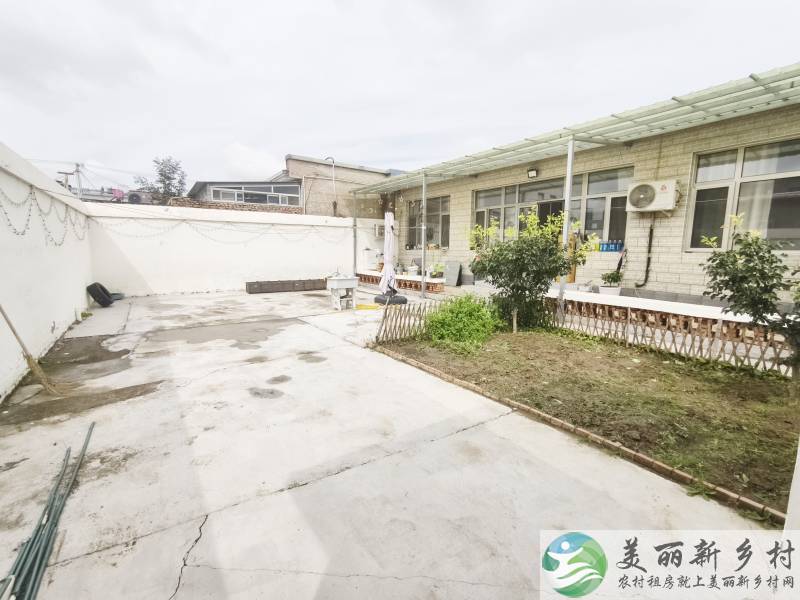 顺义高丽营周边~三室一卫，邻高速口。