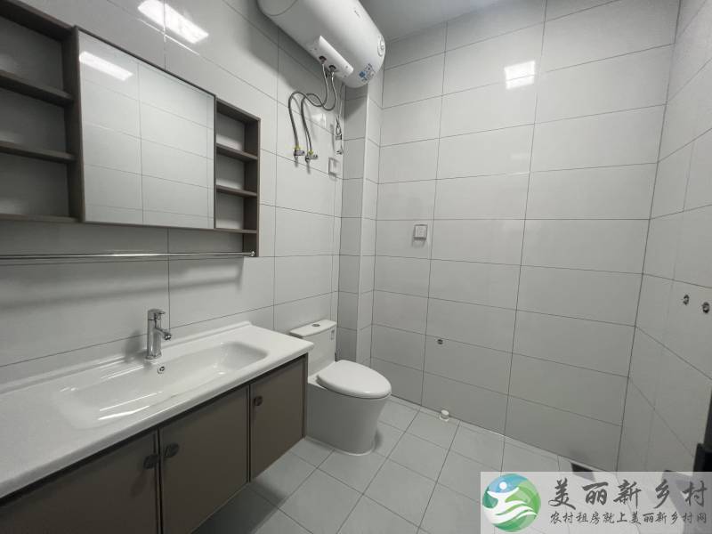 南彩独栋二层，民水民电，七室两卫三卫