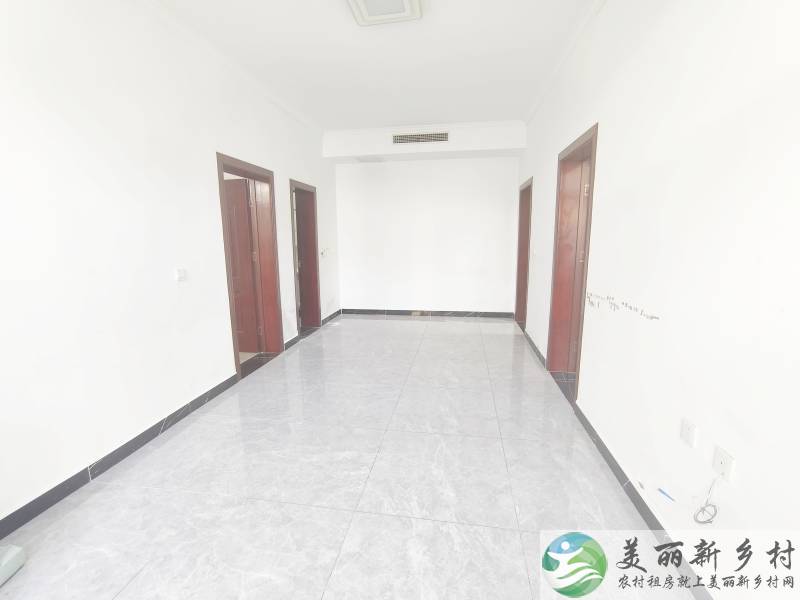 顺义赵全营~两室一厅一厨一卫，邻村边。