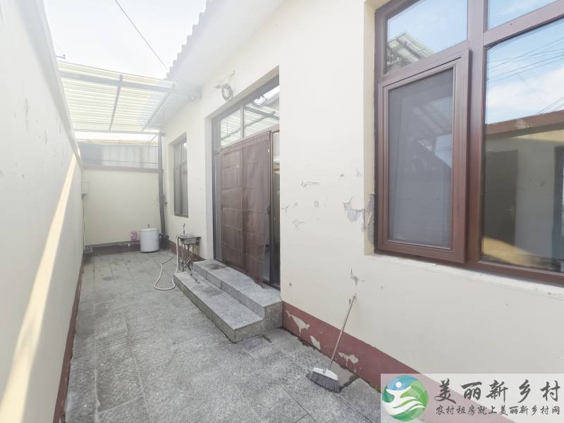 顺义赵全营~两室一厅一厨一卫，邻村边。