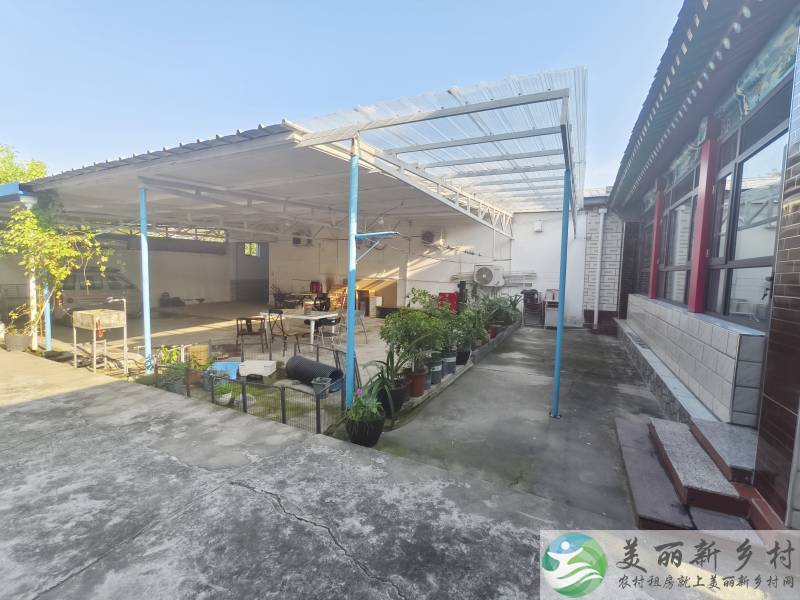 顺义赵全营~4室两卫，邻村边，门口好停车能进院