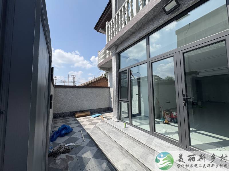 舞彩浅山旁 龙湾屯镇龙湾屯村三层自建房首次出租