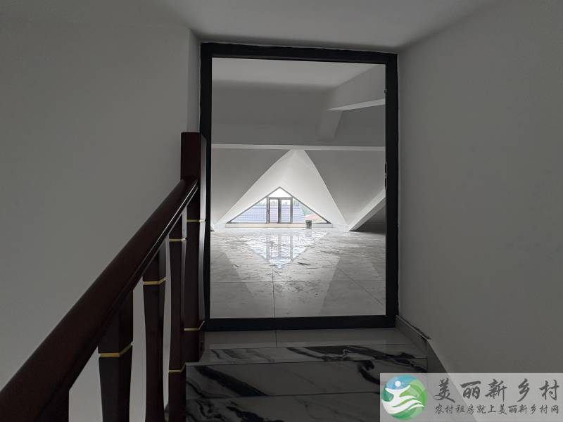 舞彩浅山旁 龙湾屯镇龙湾屯村三层自建房首次出租