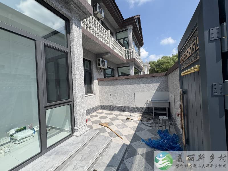 舞彩浅山旁 龙湾屯镇龙湾屯村三层自建房首次出租
