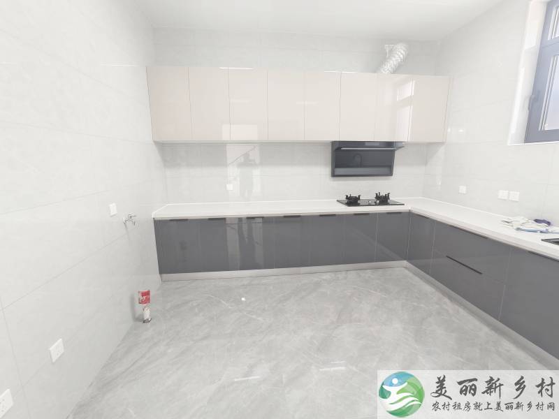 顺义区赵全营~精装修，客厅镂空。