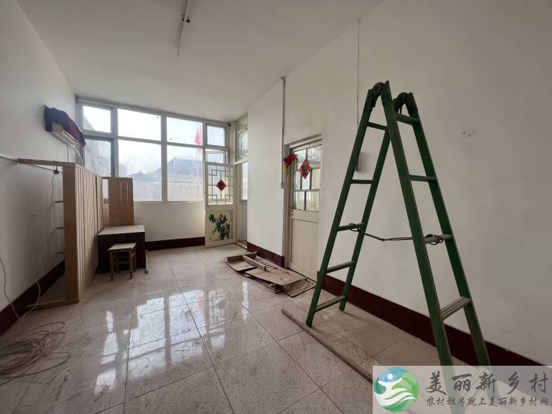 李桥镇，正房有卫生间，厢房全新