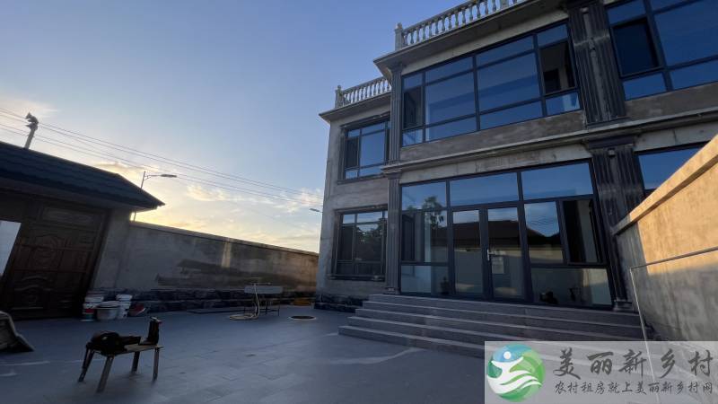 顺义北小营镇新院别墅-紧邻白马路五室两厅，门口停车场