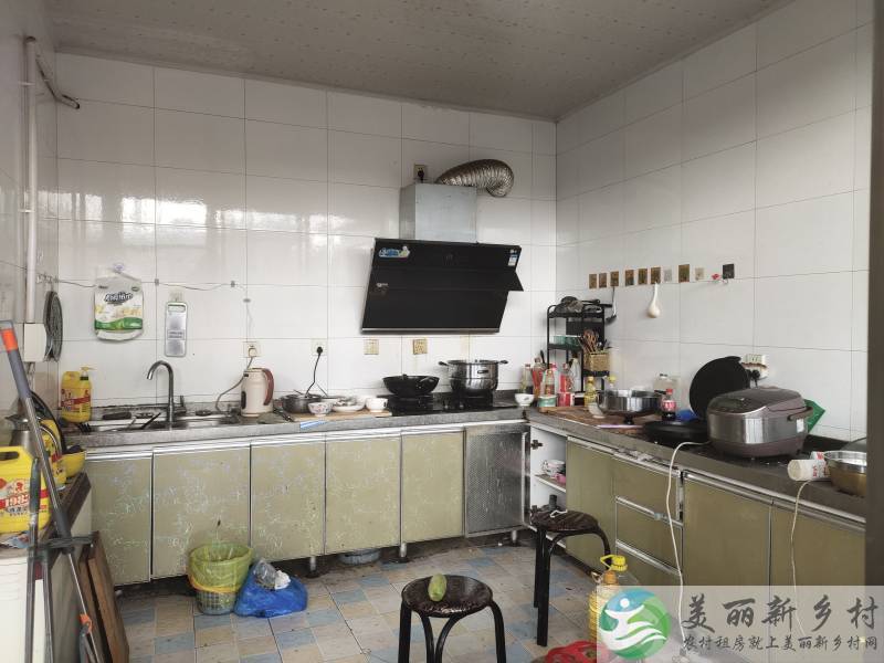 怀柔区坤鹏靠山临水大院出租