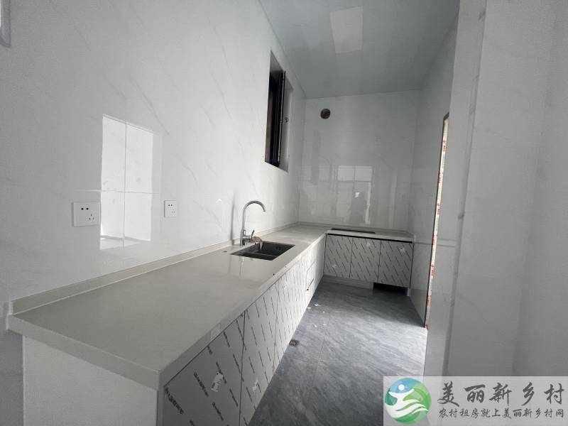 李桥新房院子，四室一厅一卫，