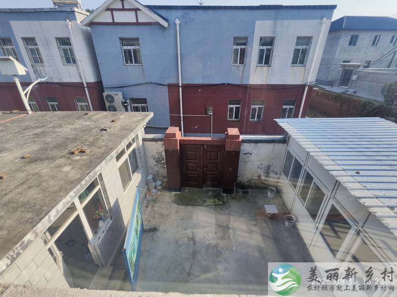 房山区石楼镇夏村整院出租，三居两卫两厅，出门20米停车场，地暖水电齐全，支持长租