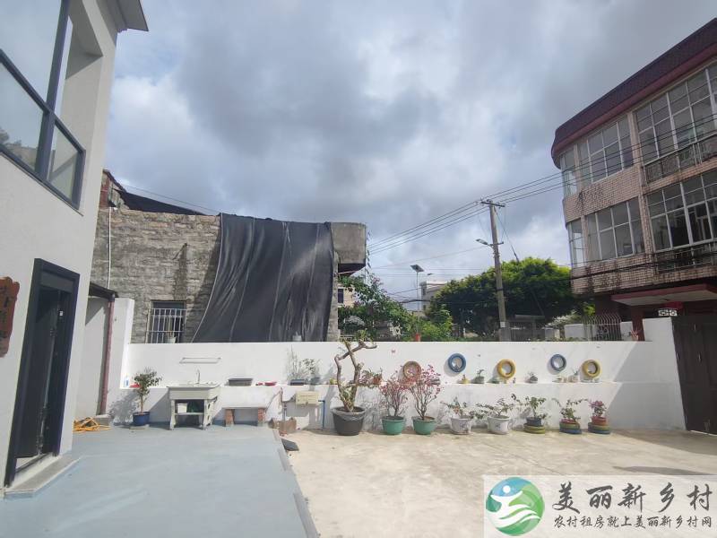 苏平江楼村