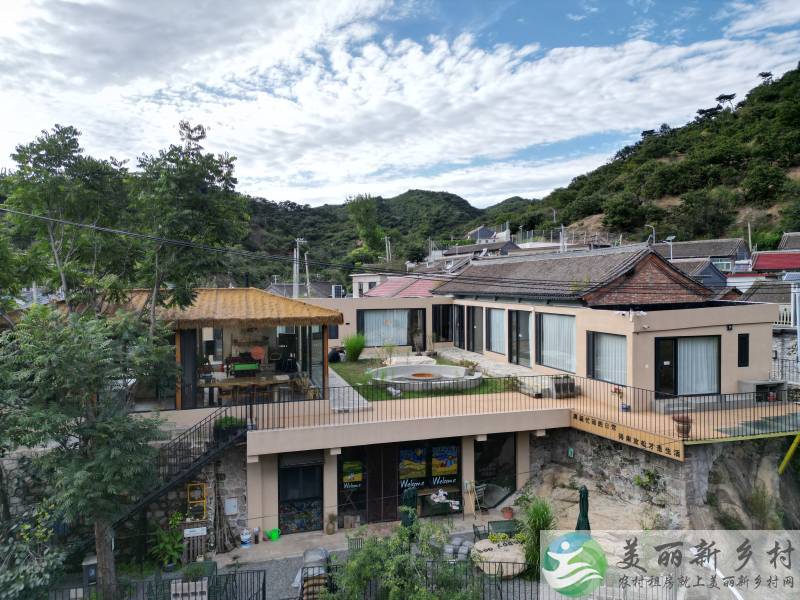 北京怀柔慕田峪长城景区附近建在巨石上的700平米精致大院出租
