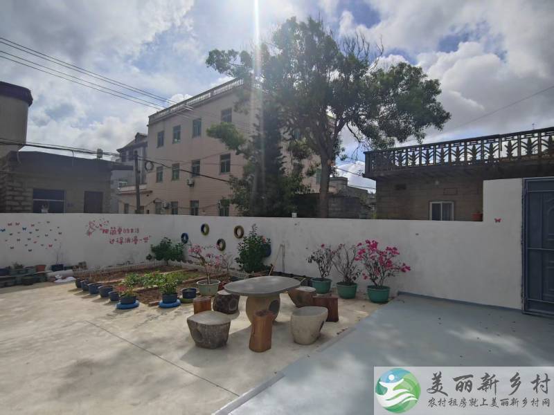苏平江楼村