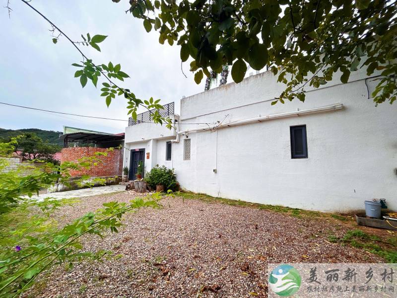 北京怀柔黄花城水长城景区艺术家四居院子，超大观景露台，院后15分钟上长城，院前有青山绿水