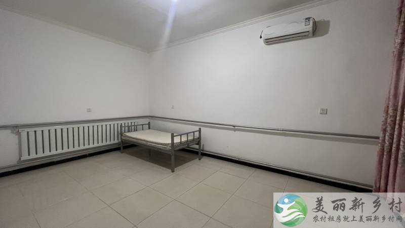 顺义李桥镇三合格局办公自住小院-两室两厅门口停车场
