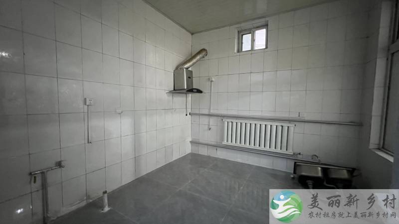 顺义李桥镇三合格局办公自住小院-两室两厅门口停车场