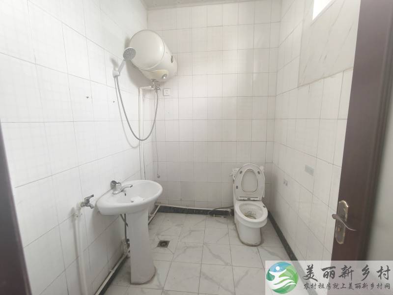 顺义赵全营~十室五厅五卫，四合院适合办公。