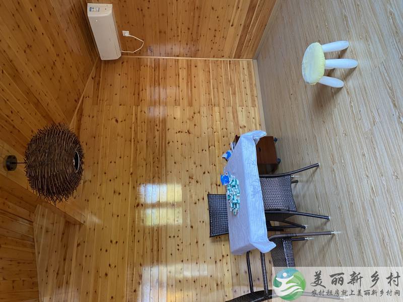 顺义李桥镇官庄村四合院内联排独栋精装农村三层小楼房子出租，四室两厅三百平米左右带木屋凉亭花园适合休闲居住养老