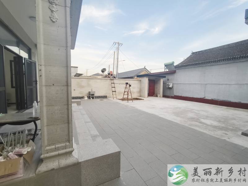 顺义赵全营~五室两卫，院子外有100平菜地。