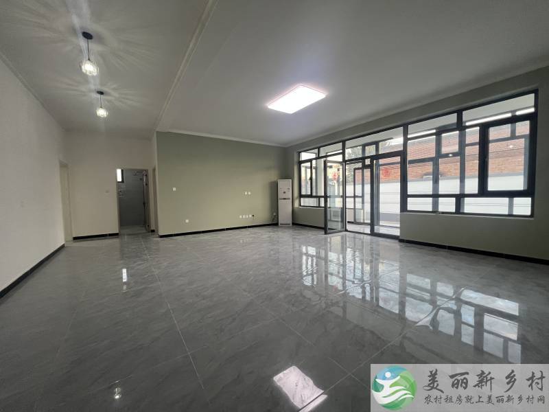 李遂新房，4室两厅，车能进院