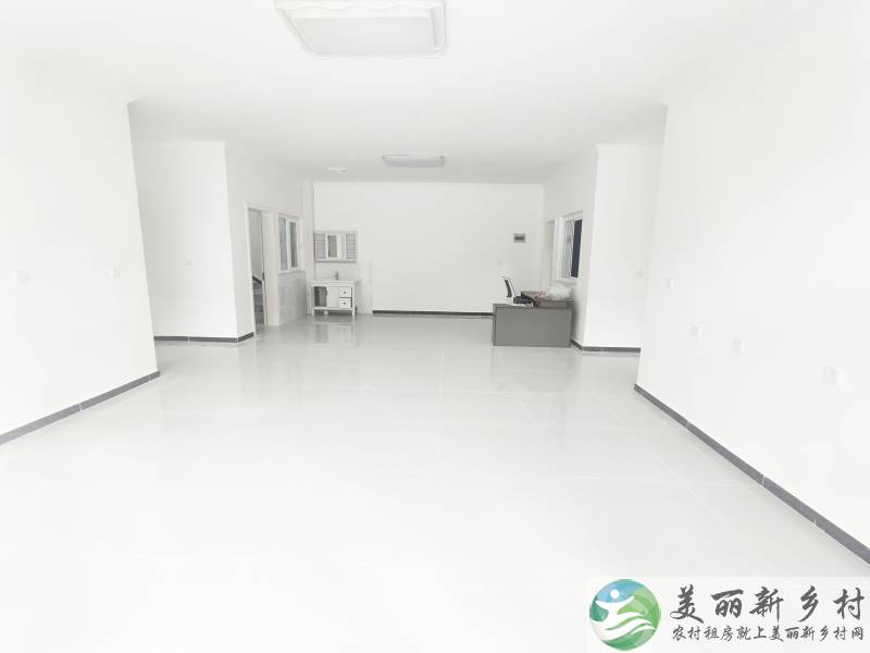 顺义北石槽~五室三卫，村边环境好。
