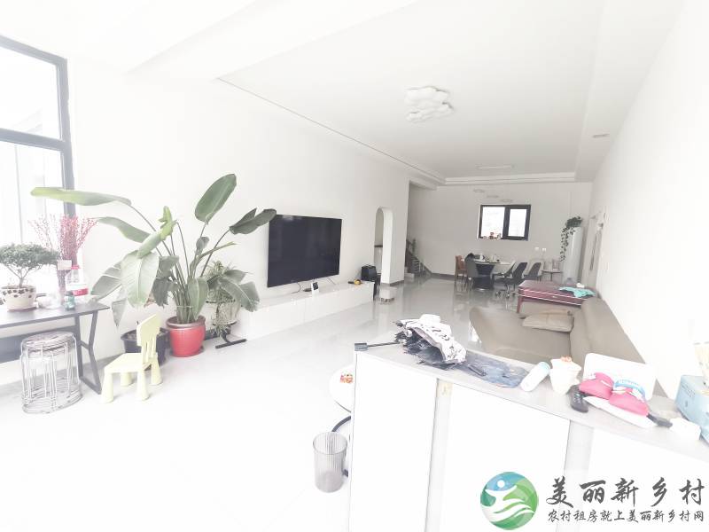 顺义赵全营~楼房260平4室两卫。邻村边