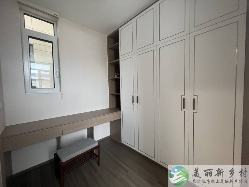 李桥办公接待别墅，院子能进车