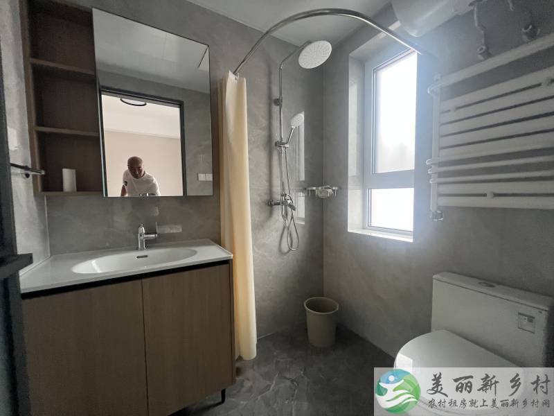 李桥办公接待别墅，院子能进车