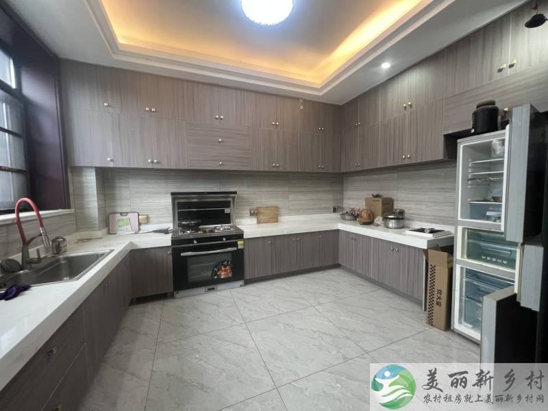 李遂有车位，带家具，价格不高
