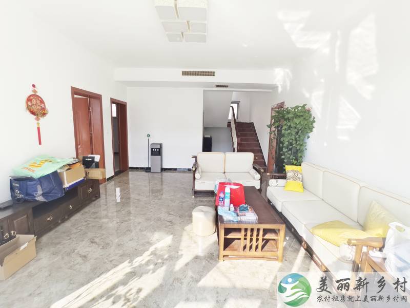 顺义马坡~五室两卫，环境好自己停车场。
