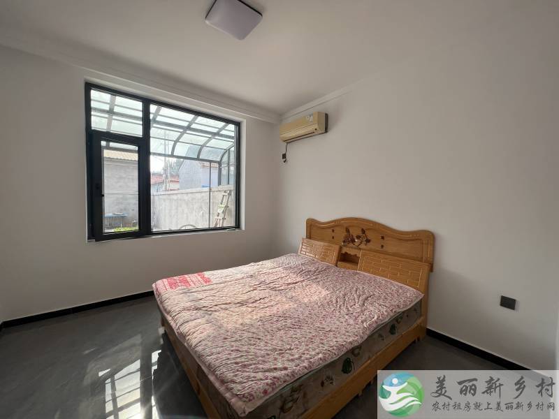 新房首次出租，带简单家具