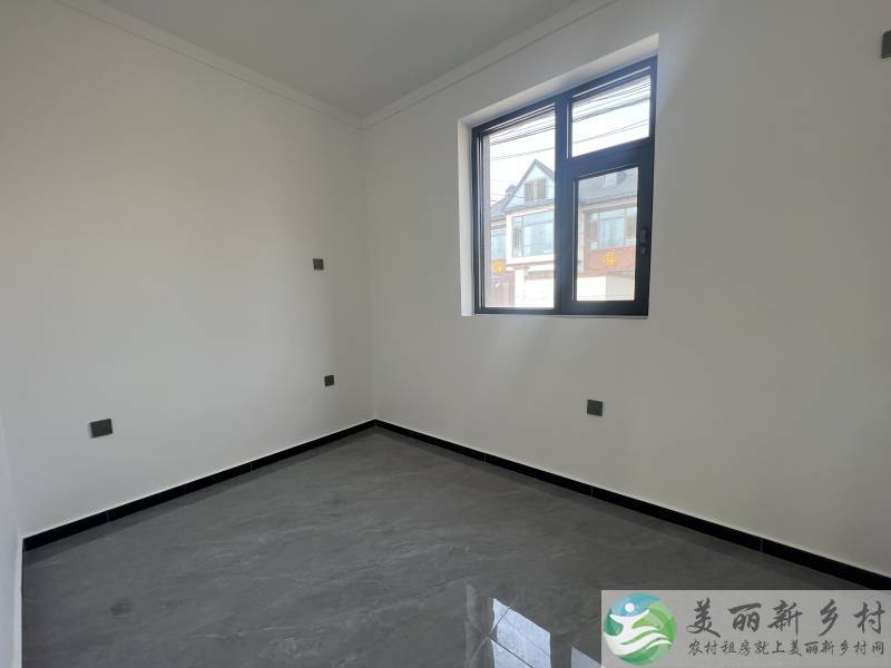 新房首次出租，带简单家具