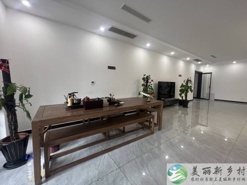 李桥机场附近办公接待大院