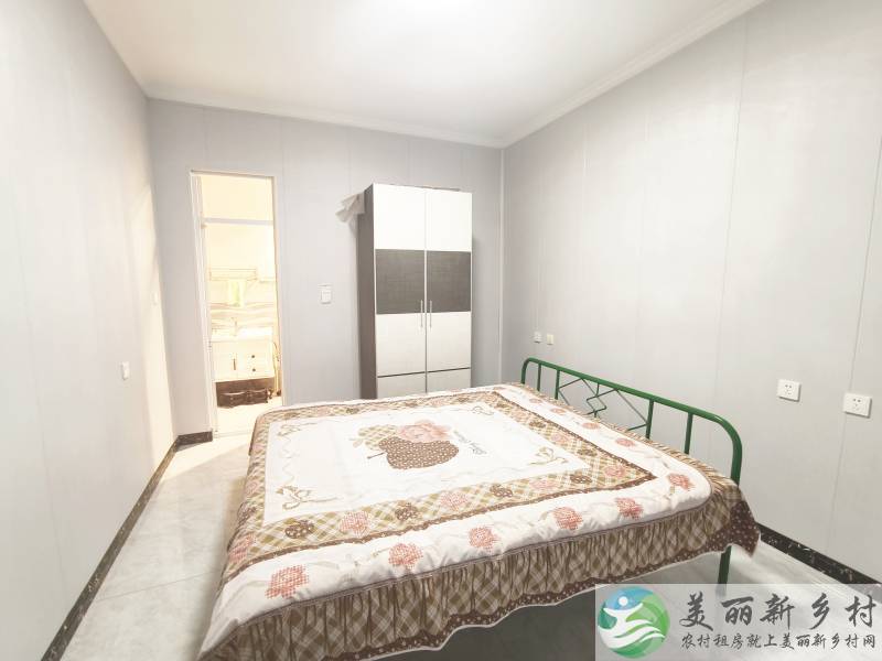 顺义北石槽~三室两卫，门口停车场。