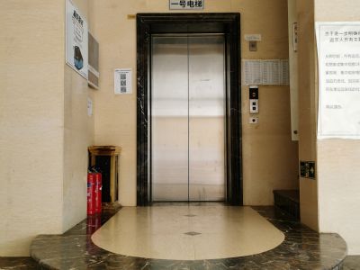 宋庄小堡环岛27平电梯房出租