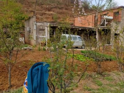 河南省鞏義市新中鎮亞溝村小山村自建房小院出租