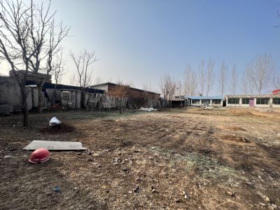 北京顺义厂地出租-四亩半小型加工存放工程机械有住房