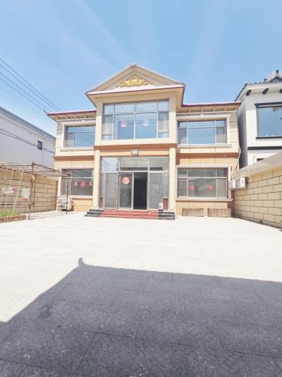 顺义马坡~六室四卫，大院有菜地。