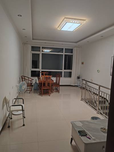 農村自建房?jì)蓪映鲎? width=
