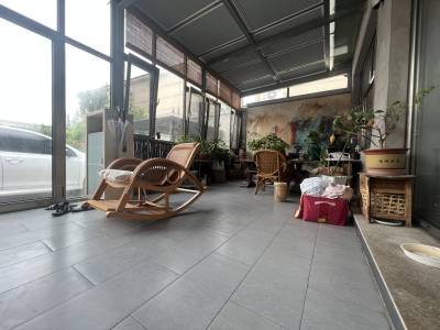 李遂風格小院，種菜養花，車能進院，必須穩定
