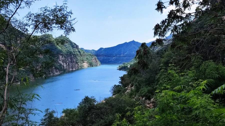 密云水库岸边邻水观湖山水农村小院出租.jpg